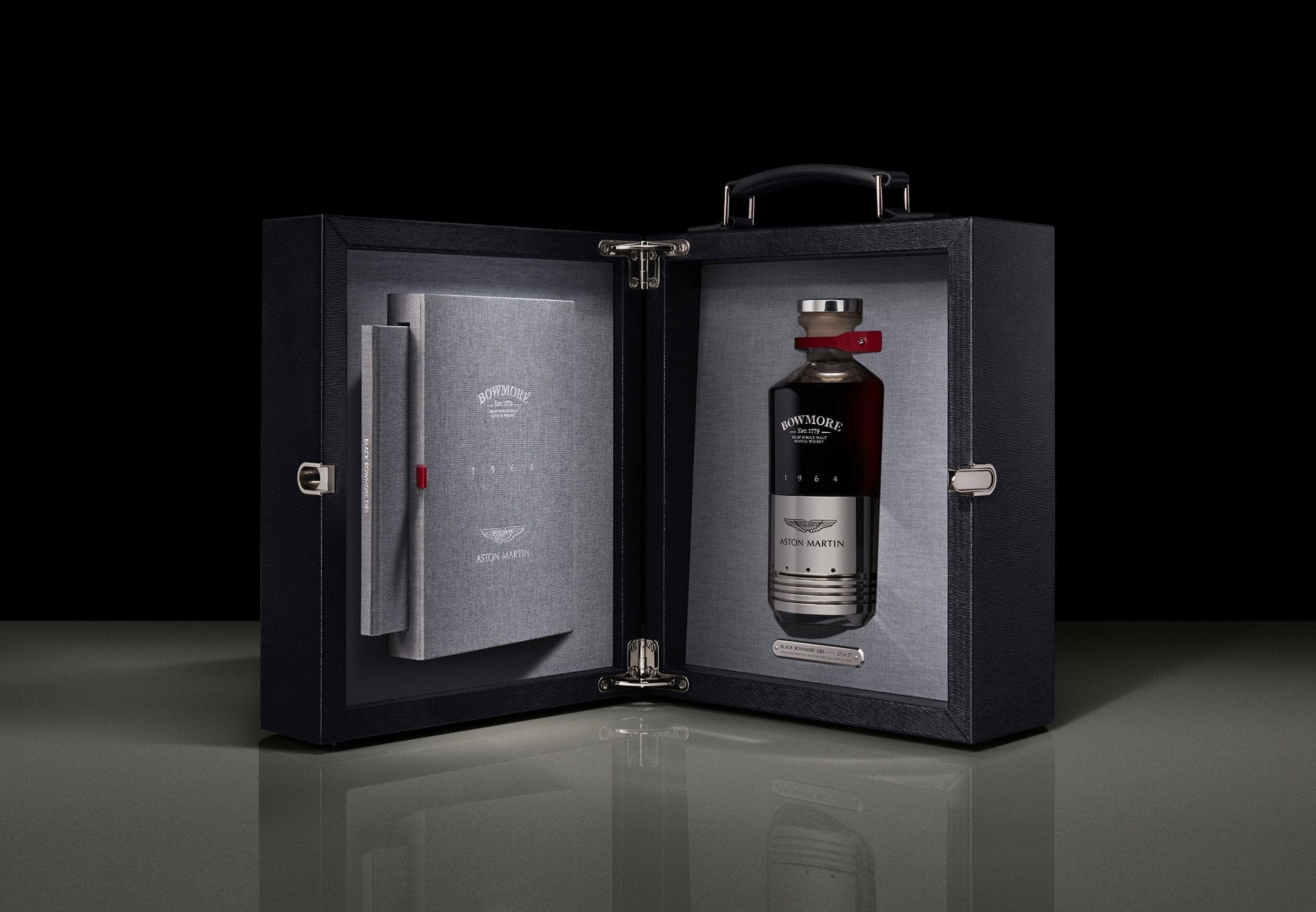 Black Bowmore DB5 1964 Scotch Bowmore   